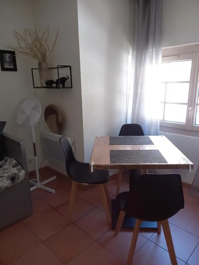Appartement Studio cocooning centre historique d Avignon France